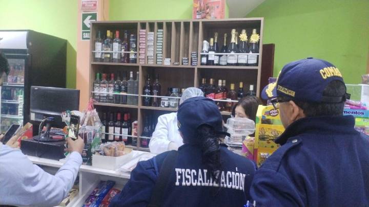 Incautan gran cantidad de cigarrillos  ilegales en licorerías de Comas