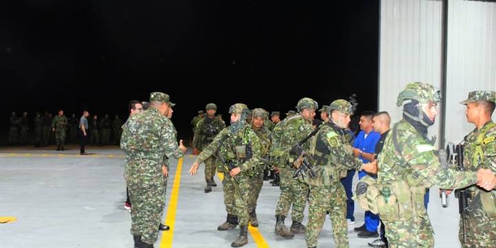 Se conocieron las primeras imágenes de los 33 soldados liberados en Guaviare: volverán a la zona para luchar con los grupos armados
