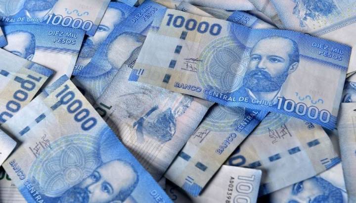INE: la mitad de los chilenos recibe un sueldo de $611 mil o menos