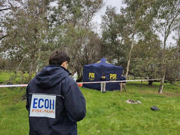 Uno con múltiples disparos, el otro amarrado en sábado: Esto es lo que se sabe sobre el hallazgo de dos cuerpos en Lampa