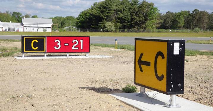 Plane with landing gear issue makes rough landing at Hammonton airport