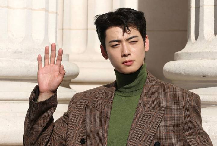 Singer Reports for Military Duty, Promises Fans He’ll ‘Stay Healthy and Return Safely’