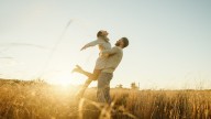 Un psicólogo lo tiene claro: qué significa no ser romántico en una pareja