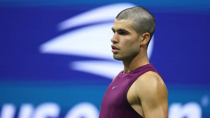Carlos Alcaraz looks so different with shaved head at U.S. Open