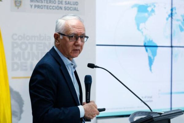 Embargan el sueldo al Ministro de Salud por demanda millonaria