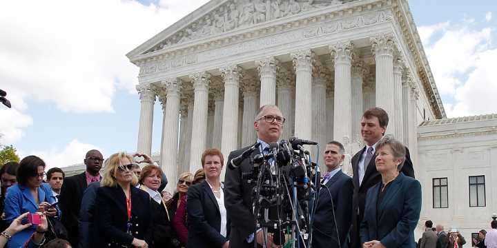 Supreme Court Formally Asked to Overturn Landmark Same-Sex Marriage Decision | Kim Davis, Politics, pride, Supreme Court