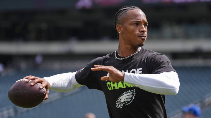 Eagles waive QB Dorian Thompson