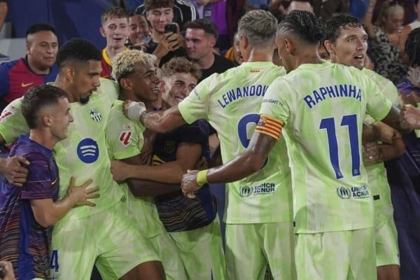 Propina Barcelona voltereta de último minuto al Levante