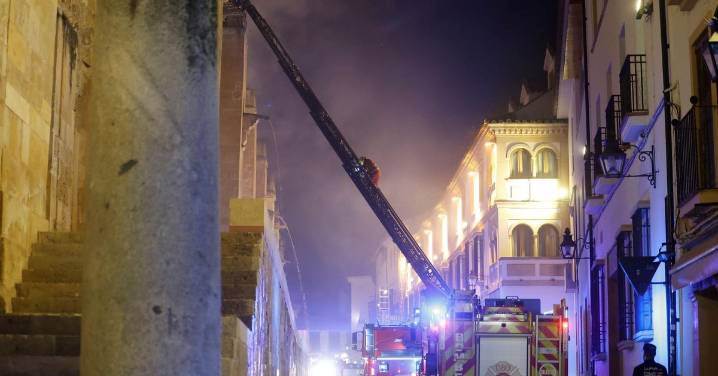 Incendio en la Mezquita-Catedral de Córdoba: "Hay daños, pero no va a ser una catástrofe"