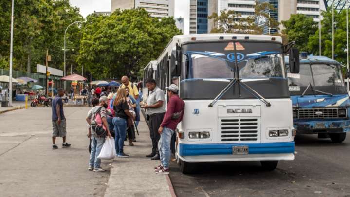 Caracas es la ciudad más cara en Venezuela: una persona necesitaría 1.130 dólares para «vivir bien», según Ecoanalítica