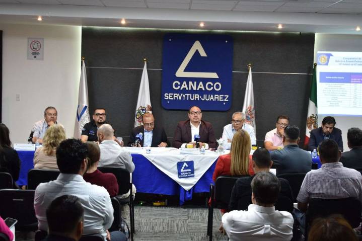 Se reúne FGE con miembros de Canaco