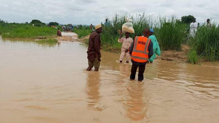 Más de 40 personas desaparecidas tras un naufragio fluvial en Nigeria