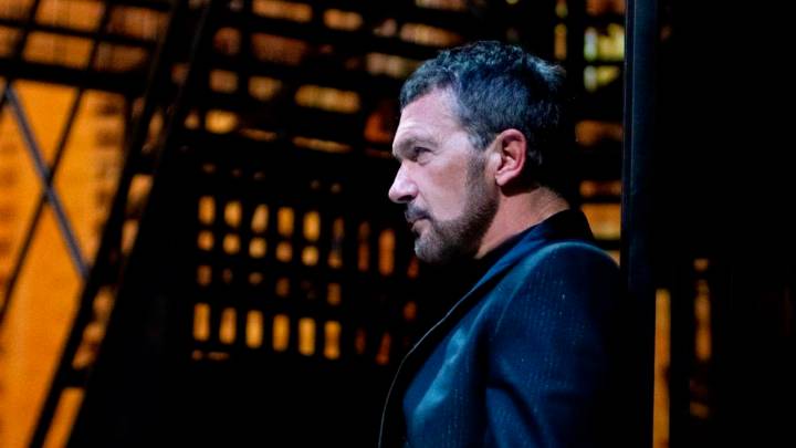 Bienvenido a los 65, Antonio Banderas