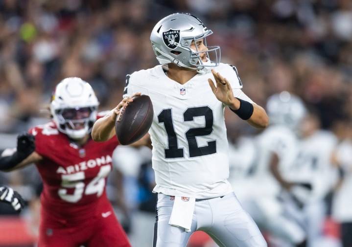 Deadspin | Raiders backup QB Aidan O'Connell fractures wrist, out 6-8 weeks
