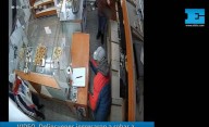 VIDEO. Delincuentes amenazaron a una empleada y robaron una panadería frente al Hospital San Juan de Dios