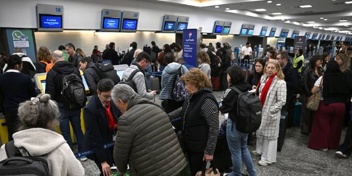 La Secretaría de Trabajo convocó a una reunión para frenar las medidas de fuerza de los controladores aéreos