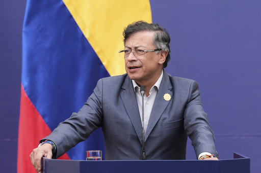 Gobierno colombiano niega que exista un acuerdo militar con Venezuela en medio de tensión con EEUU