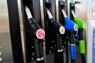 El precio de los carburantes suma todo agosto de caídas y marca nuevos mínimos del verano