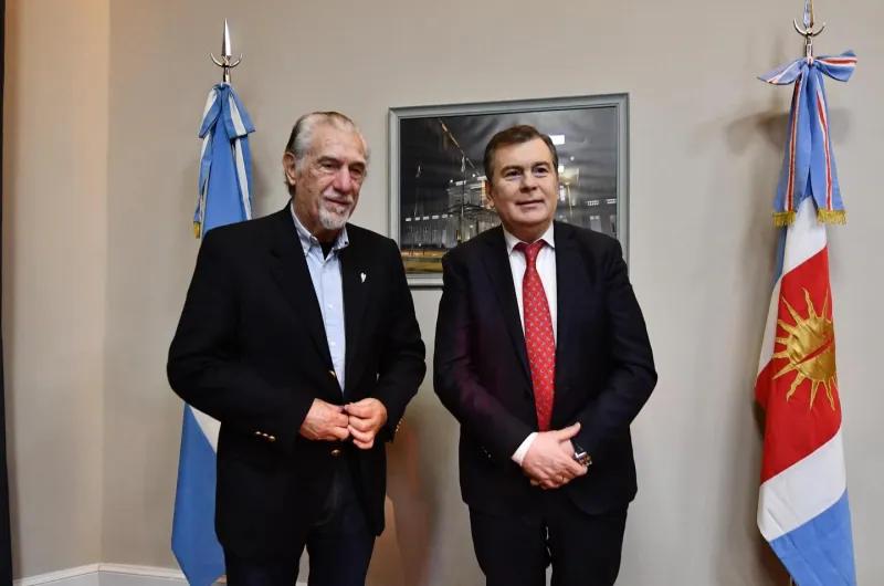 Presentaron el libro "Almas Quemadas" en el Fórum