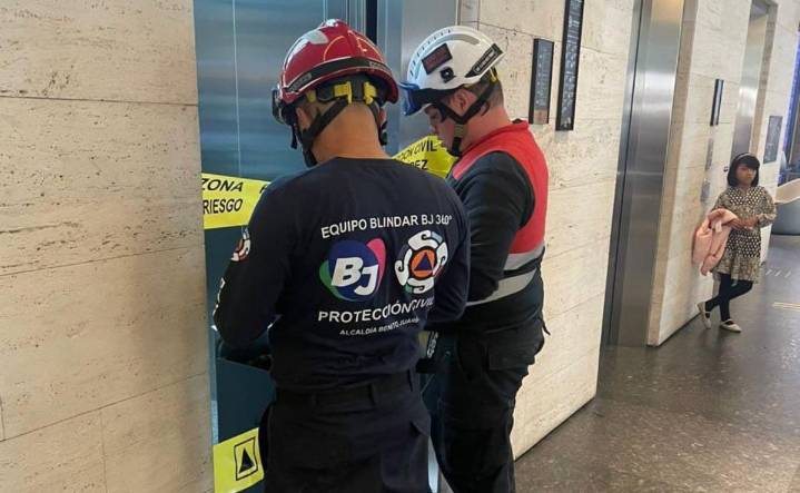 Falla en elevador de Mítikah; administración niega desplome y afirma que el protocolo se activó correctamente