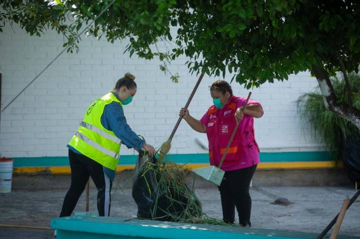 Intensifican limpieza en escuelas previo al regreso a clases