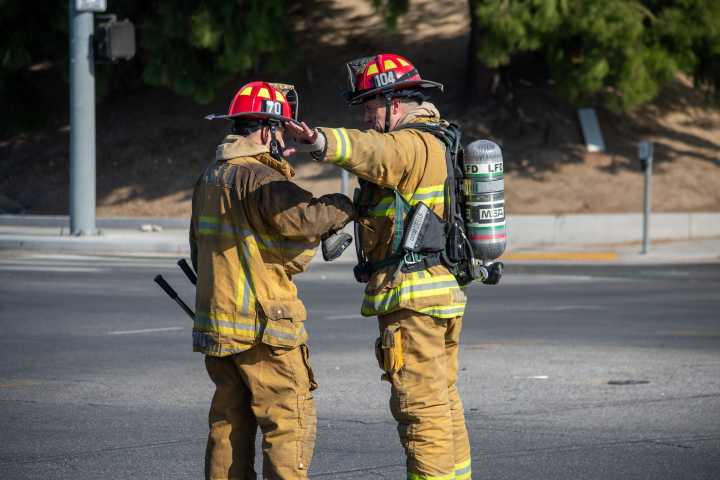 Firefighters Extinguish Brush Fire in Elysian Park
