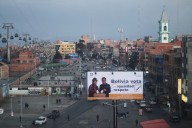 Mi gobierno preservó la democracia "pese a todo", dice Arce tras ejercer su voto