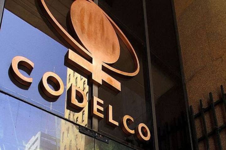 Codelco anunció su salida y ya tiene reemplazo: el millonario sueldo que recibía el gerente general de El Teniente