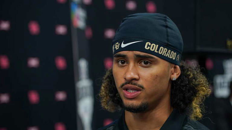 Julian Lewis’ Dad Makes 3-Word Demand as Coach Prime Nears Colorado QB1 Decision Julian Lewis’ father issues a firm three-word message as Coach Prime inches closer to announcing Colorado’s starting qu