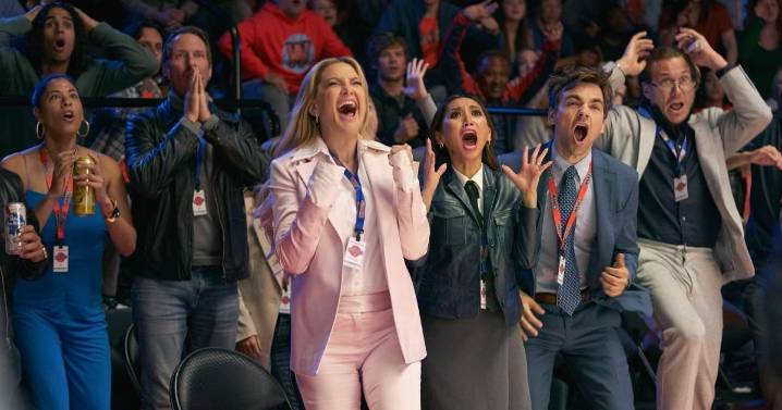 Netflix sitcom 'binged in one sitting' as series makes major season 2 update