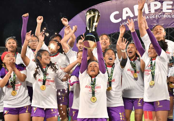 2-2. El Always Ready se corona tetracampeón del fútbol femenino en Bolivia
