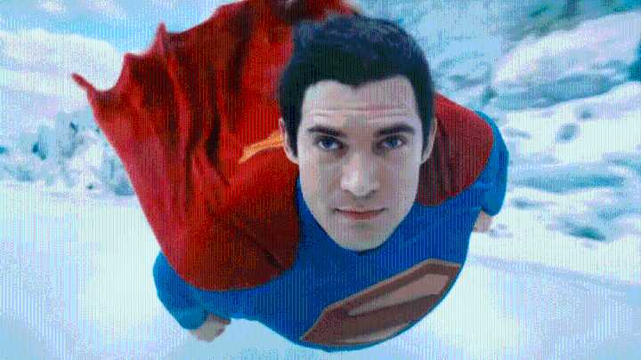 La película Superman de James Gunn se acerca a los 600 millones, pero lo va a tener difícil para igualar a su gran predecesora