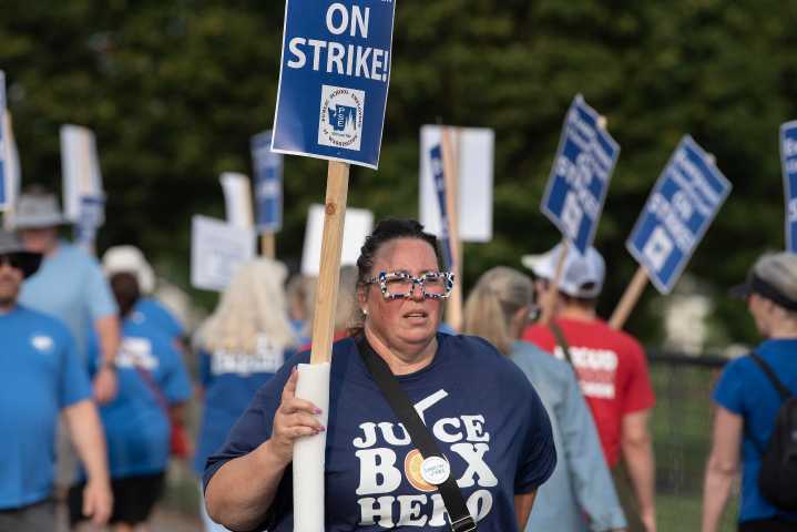 Evergreen Public Schools workers reject latest offer, vow to continue strike
