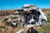 Un auto chocó con un camión: murieron un padre y sus dos hijos