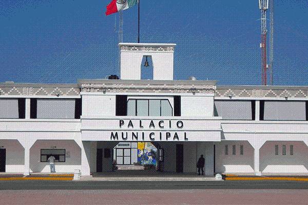 Crecen las denuncias contra exfuncionarios de la administración de Lili Campos, ligados a despojos en Playa del Carmen