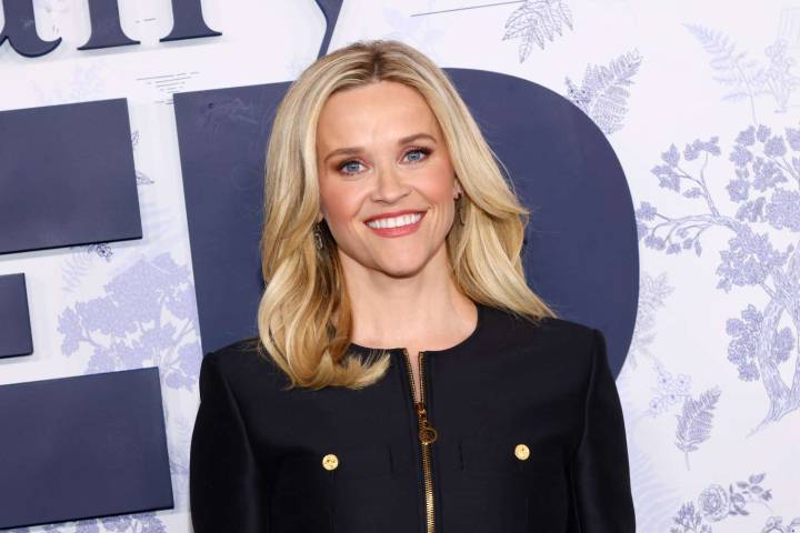 Reese Witherspoon Wore Flare Jeans, Get Similar Styles from $16