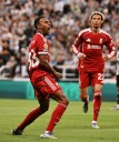 Liverpool ganó en el final al Newcastle 3-2 de visitante y es uno de los líderes en la Premier League
