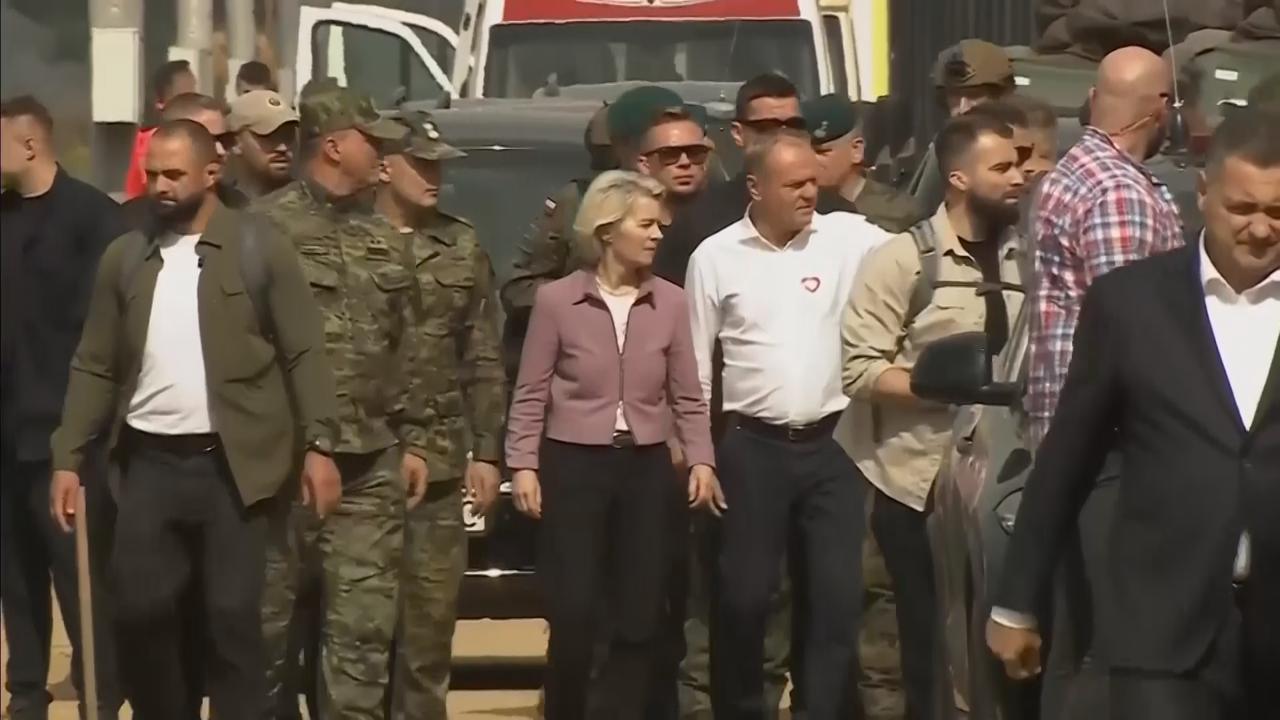 Von der Leyen visits Poland-Belarus border with Tusk, calls for 'strong' EU defense posture