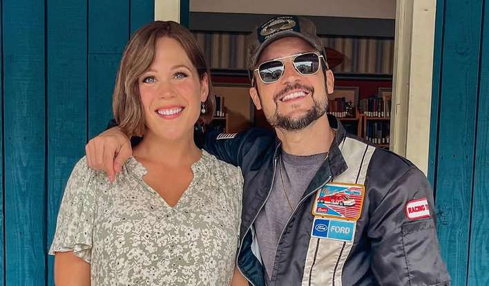 Hallmark’s Tyler Hynes Visits Hope Valley to Reunite with Erin Krakow Ahead of New Christmas Movie Together! 