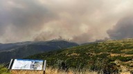 El fuego mantiene en jaque a Castilla y León, donde 20 incendios siguen activos, once de gravedad 2