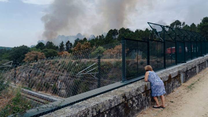Caos en las estaciones de tren: «Nos han tenido aquí esperando, no resuelven, no nos ofrecen agua y nos mienten»