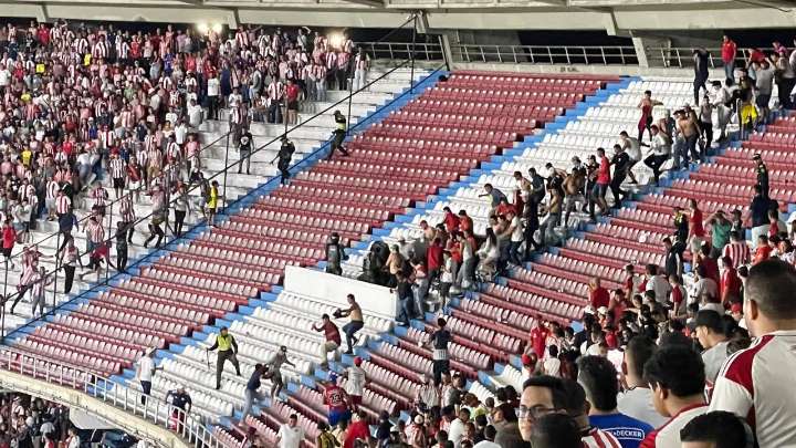 Tensión en Barranquilla por pelea entre hinchas del Junior y Bucaramanga en el Metropolitano