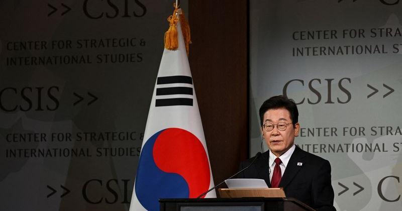 South Korea's Lee proposes meeting between Trump and North Korea Kim later this year, Lee's office says