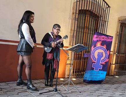 Buscan con música y poesía, no olvidar represión del 8M