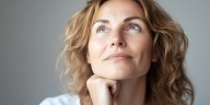La nostalgia puede ser tóxica: un psicólogo español explicó cómo idealizar el pasado afecta el bienestar emocional