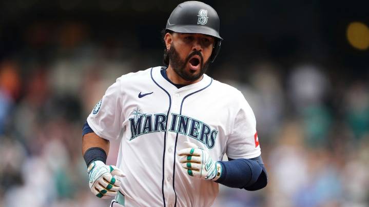 Suárez hits 3-run homer and Mariners beat Padres 4