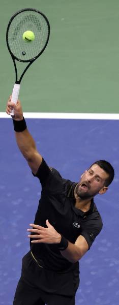 Djokovic avanza, pero sus lesiones no lo dejan brillar