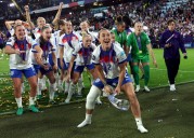 Lucy Bronze: Breaking my leg was never going to stop me chasing more England glory