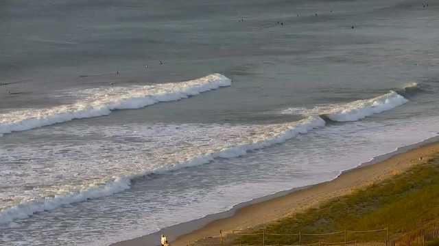 Latest video from Hurricane Erin along East Coast