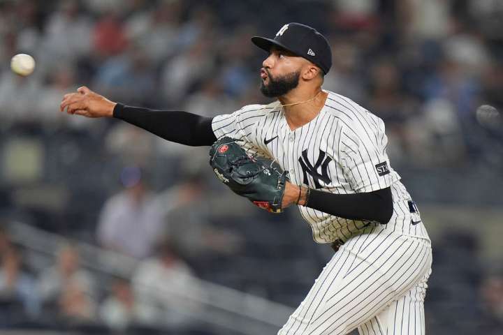 Devin Williams implodes again as Yankees lose to Astros in extras